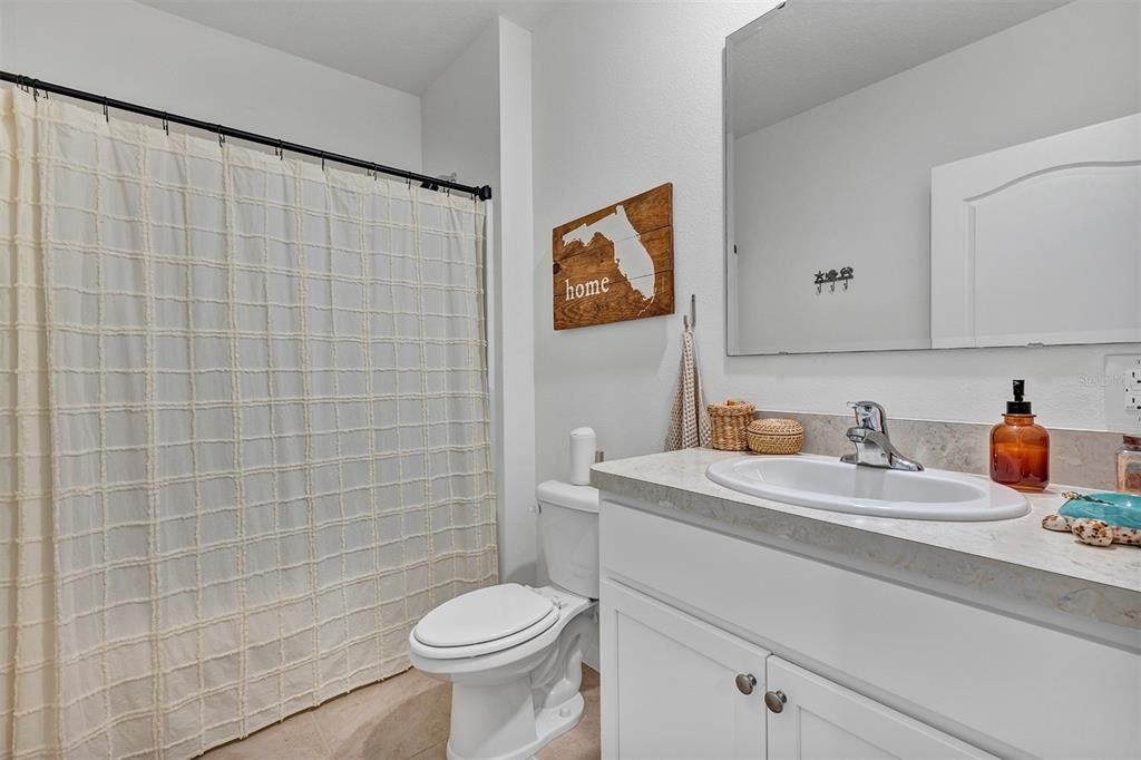 На продажу: $399,000 (4 спален, 2 ванн, 1855 Квадратных фут)