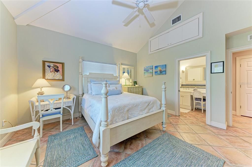 For Rent: $8,000 (2 beds, 1 baths, 1000 Square Feet)