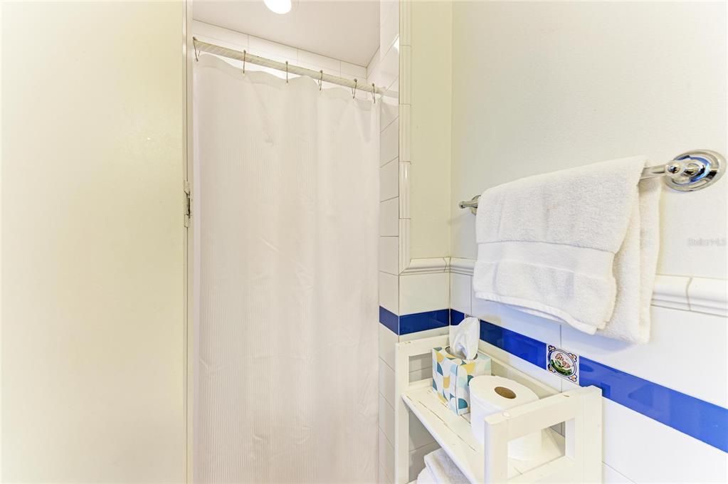 For Rent: $8,000 (2 beds, 1 baths, 1000 Square Feet)