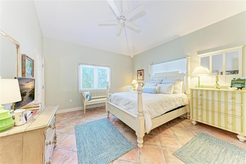 For Rent: $8,000 (2 beds, 1 baths, 1000 Square Feet)