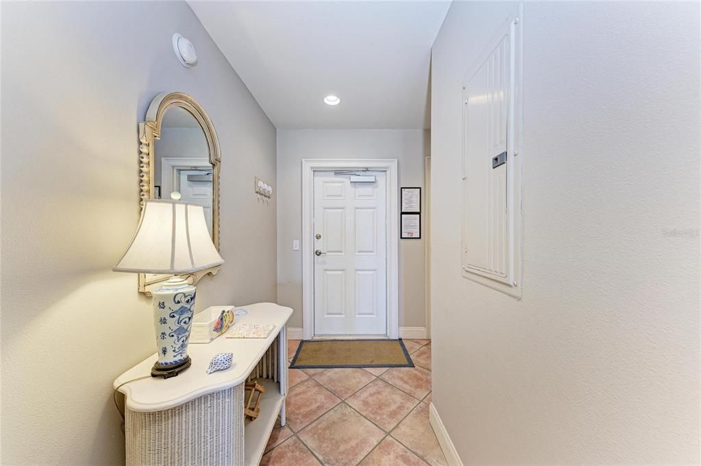 For Rent: $8,000 (2 beds, 1 baths, 1000 Square Feet)