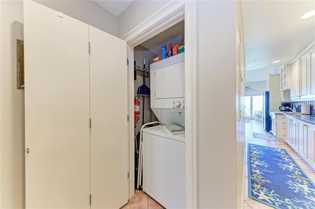 For Rent: $8,000 (2 beds, 1 baths, 1000 Square Feet)