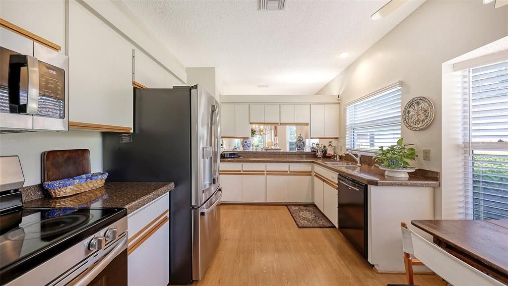 En Venta: $289,000 (2 camas, 2 baños, 1456 Pies cuadrados)