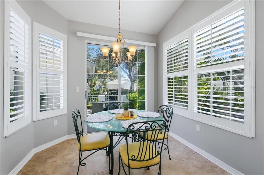 For Sale: $447,000 (2 beds, 2 baths, 1473 Square Feet)
