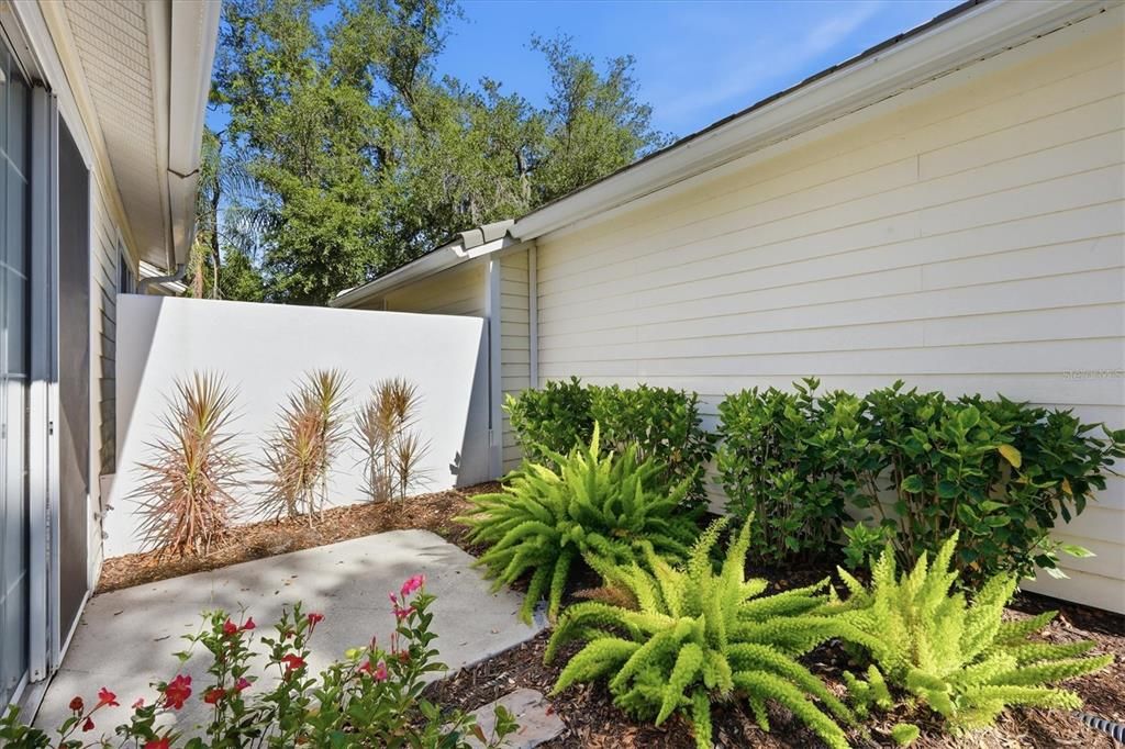 For Sale: $447,000 (2 beds, 2 baths, 1473 Square Feet)