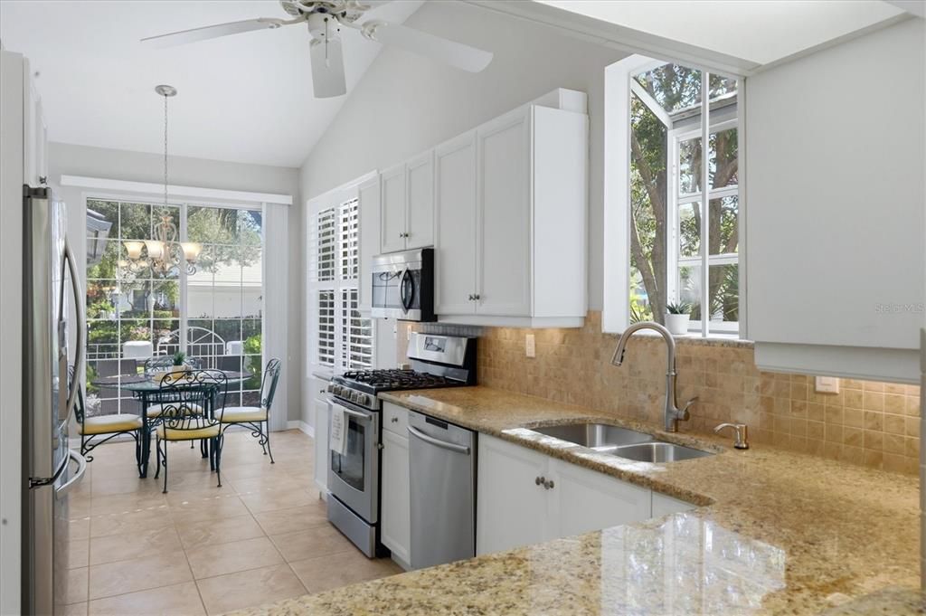 For Sale: $447,000 (2 beds, 2 baths, 1473 Square Feet)