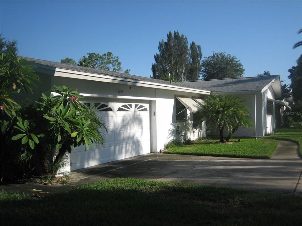 For Sale: $700,000 (3 beds, 2 baths, 1691 Square Feet)