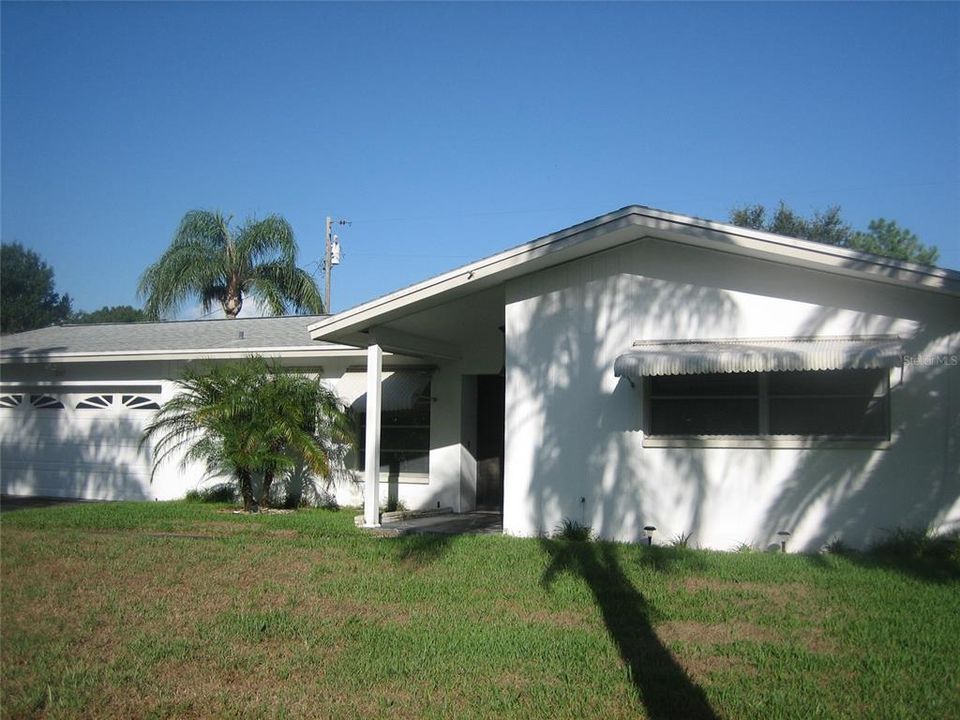 For Sale: $700,000 (3 beds, 2 baths, 1691 Square Feet)