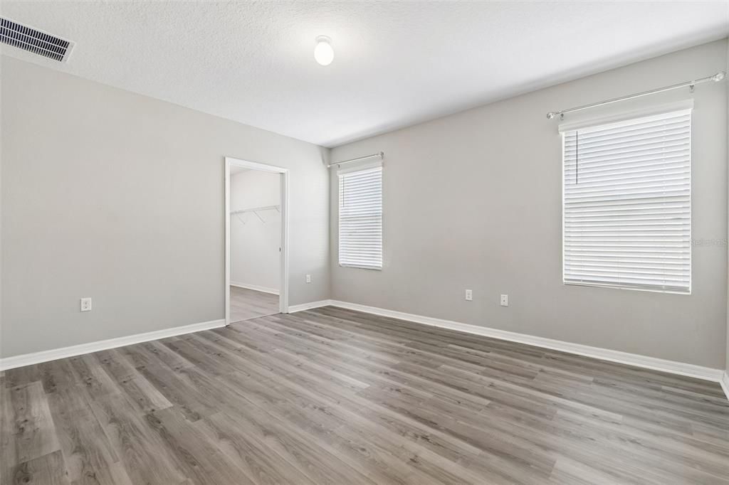 For Sale: $369,900 (4 beds, 2 baths, 2324 Square Feet)