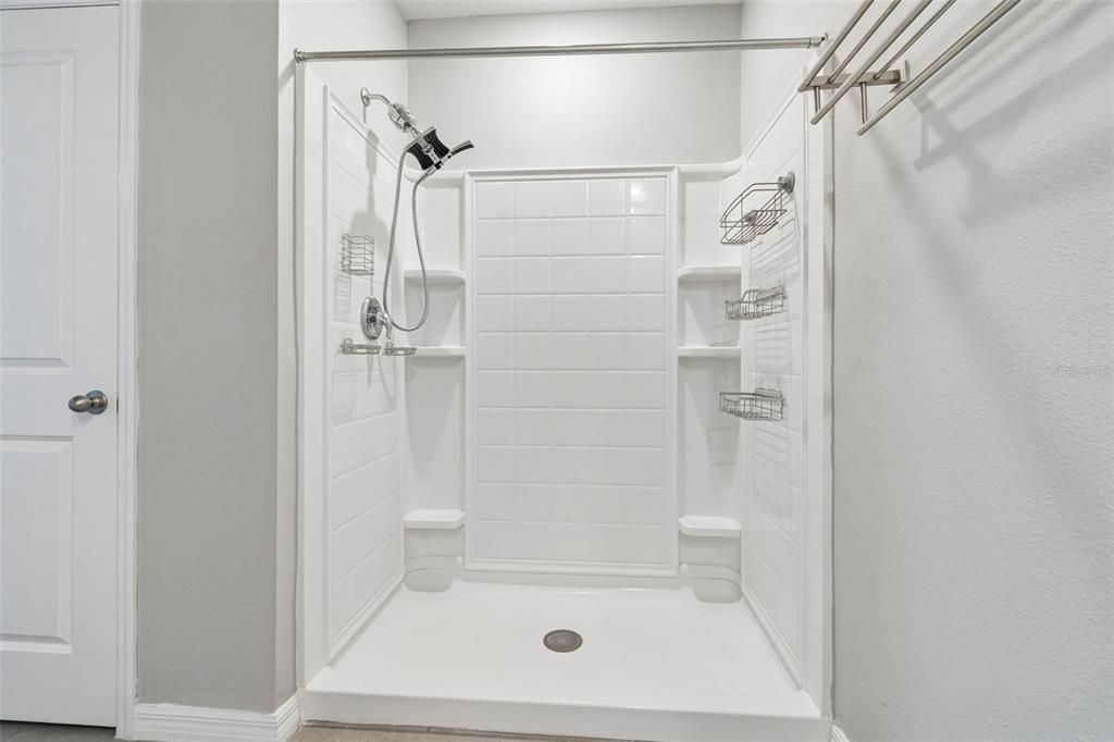 For Sale: $369,900 (4 beds, 2 baths, 2324 Square Feet)