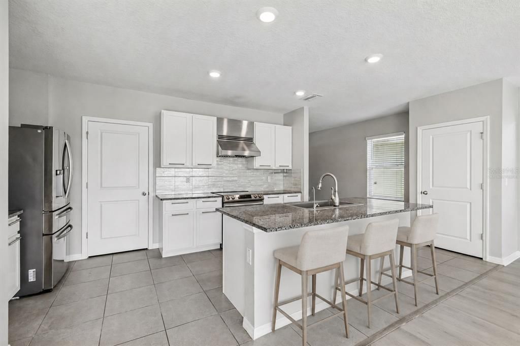 For Sale: $369,900 (4 beds, 2 baths, 2324 Square Feet)