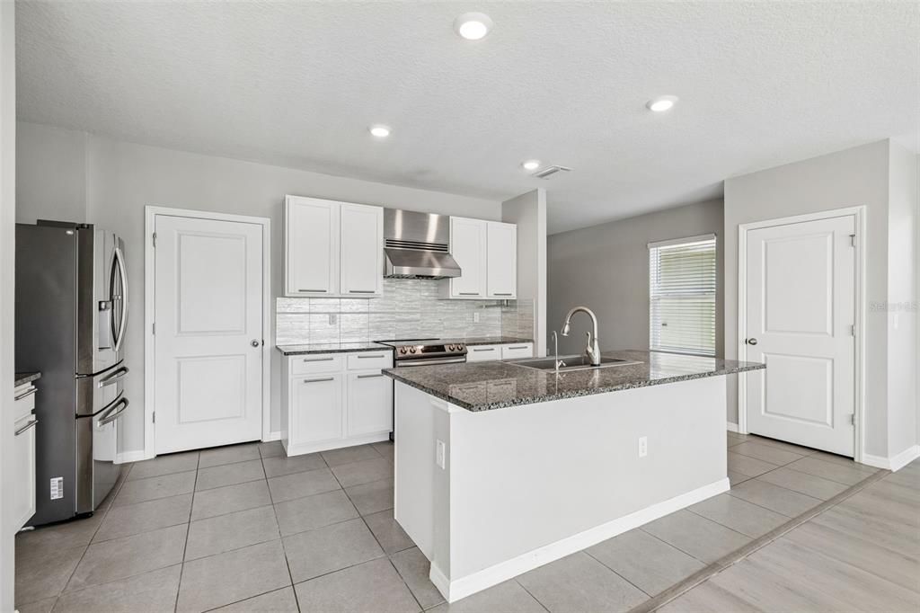 For Sale: $369,900 (4 beds, 2 baths, 2324 Square Feet)
