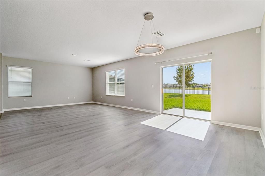 For Sale: $369,900 (4 beds, 2 baths, 2324 Square Feet)
