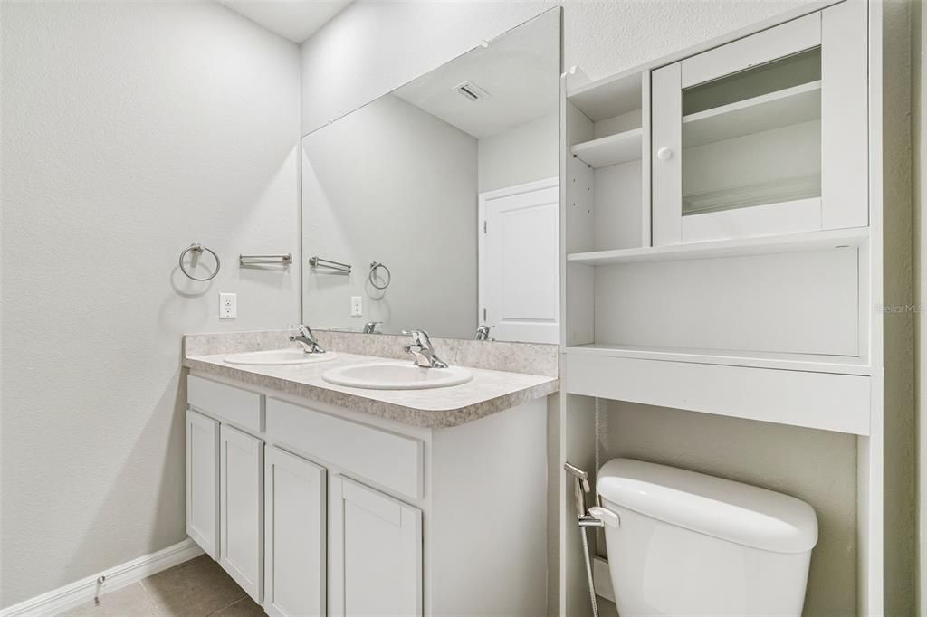 For Sale: $369,900 (4 beds, 2 baths, 2324 Square Feet)