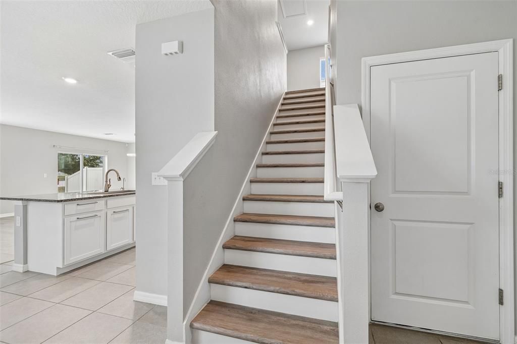 For Sale: $369,900 (4 beds, 2 baths, 2324 Square Feet)