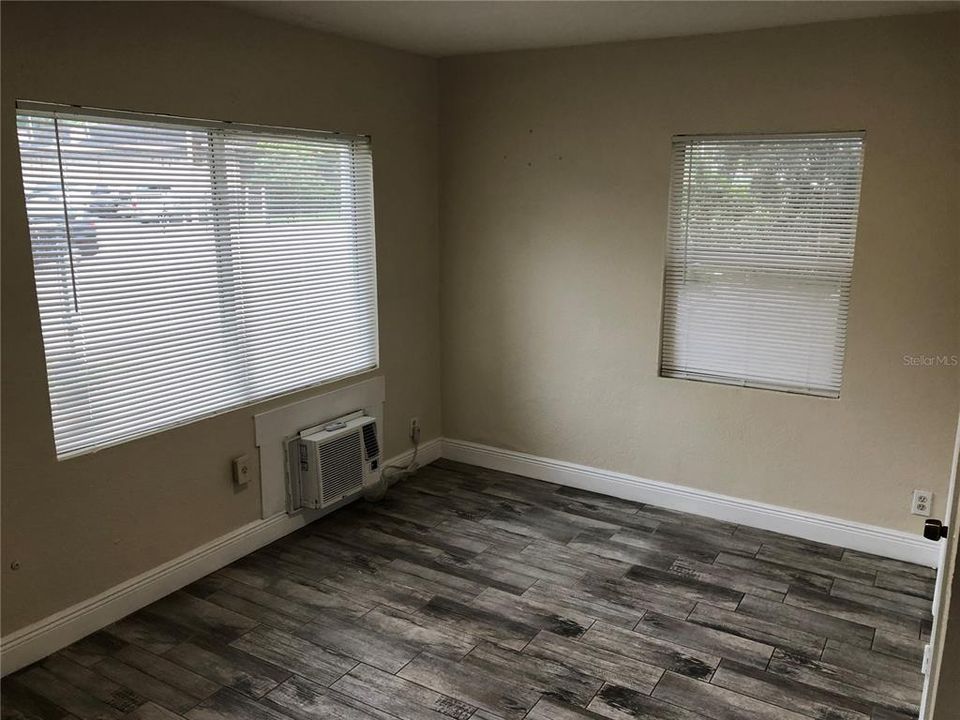 В аренду: $850 (0 спален, 1 ванн, 490 Квадратных фут)