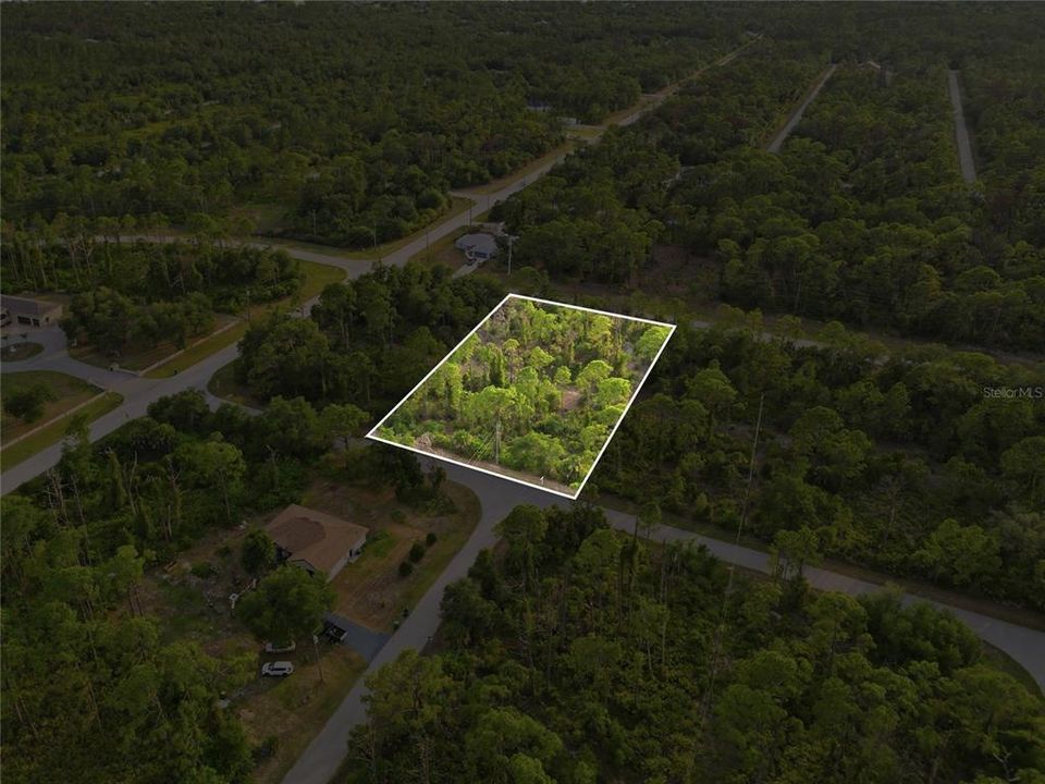 На продажу: $70,000 (0.92 acres)