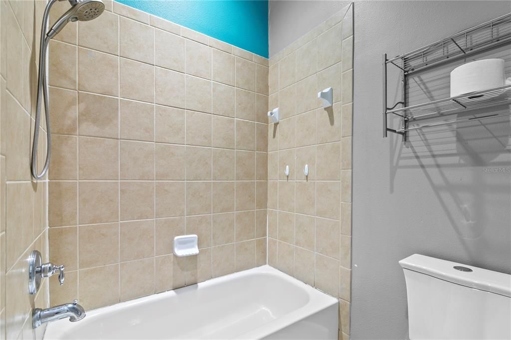 En Venta: $349,000 (3 camas, 2 baños, 2355 Pies cuadrados)