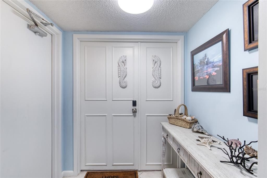 For Sale: $465,000 (2 beds, 2 baths, 1699 Square Feet)