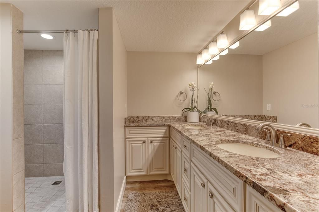 For Sale: $465,000 (2 beds, 2 baths, 1699 Square Feet)