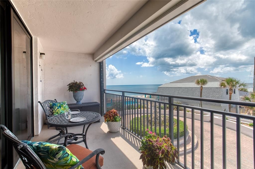 For Sale: $465,000 (2 beds, 2 baths, 1699 Square Feet)