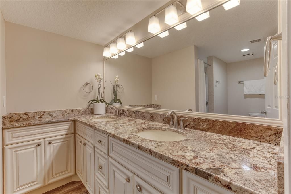 For Sale: $465,000 (2 beds, 2 baths, 1699 Square Feet)