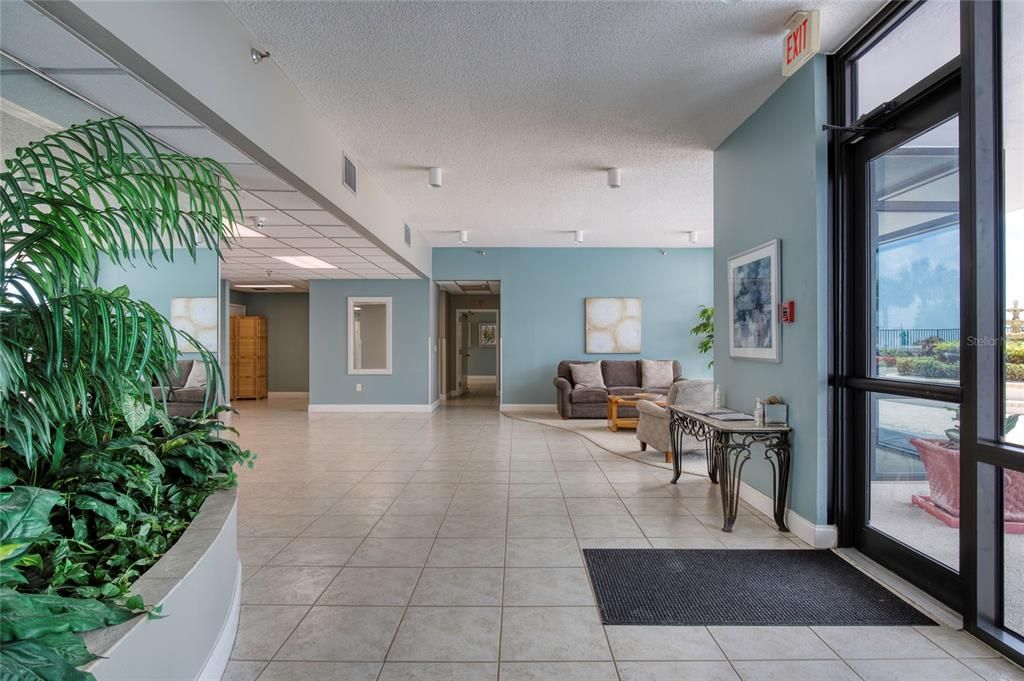 For Sale: $465,000 (2 beds, 2 baths, 1699 Square Feet)