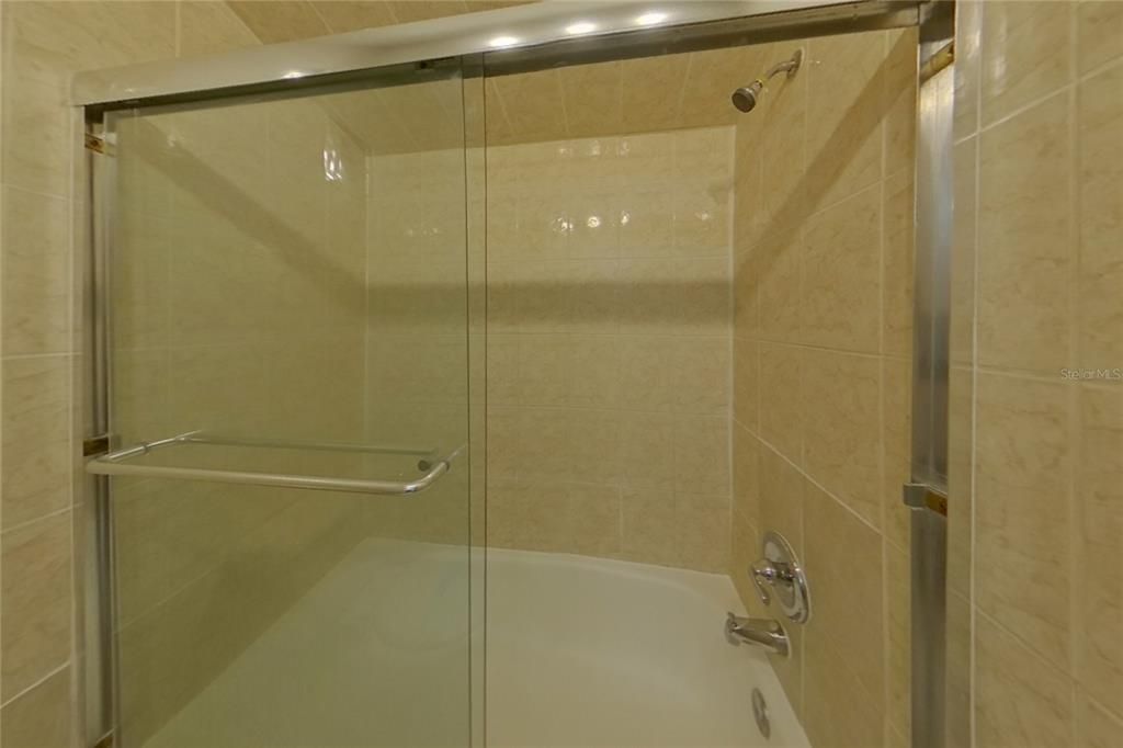 В аренду: $2,739 (4 спален, 2 ванн, 2301 Квадратных фут)