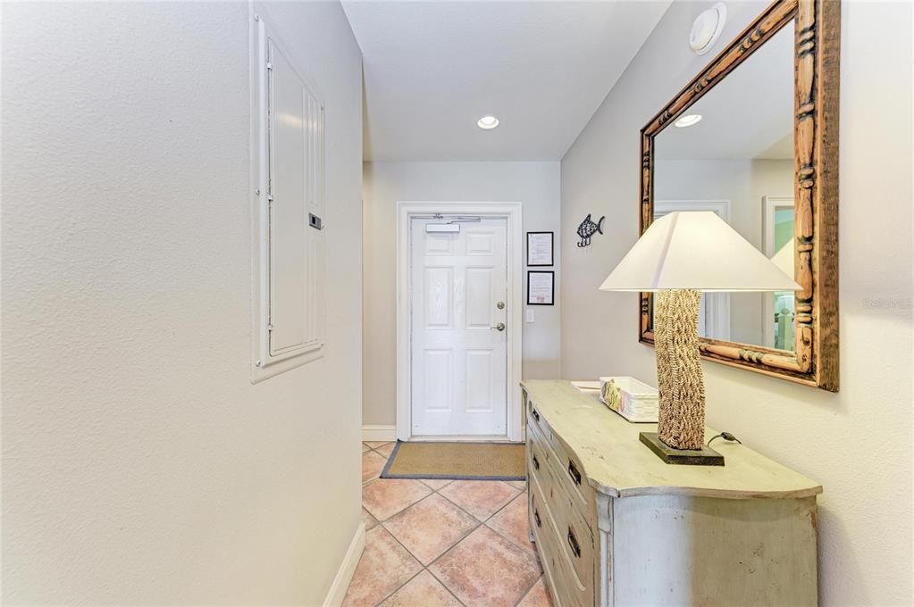 For Rent: $8,000 (2 beds, 2 baths, 1000 Square Feet)