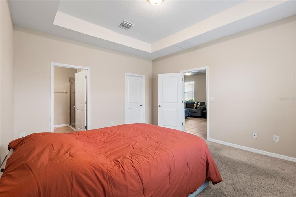 For Sale: $289,900 (3 beds, 2 baths, 1587 Square Feet)