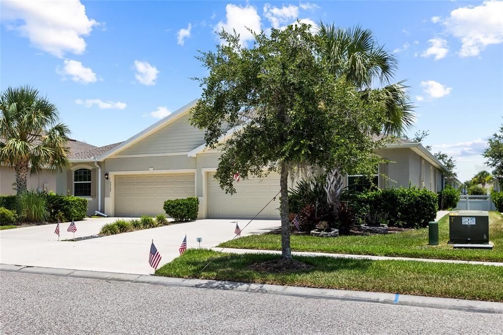 For Sale: $289,900 (3 beds, 2 baths, 1587 Square Feet)