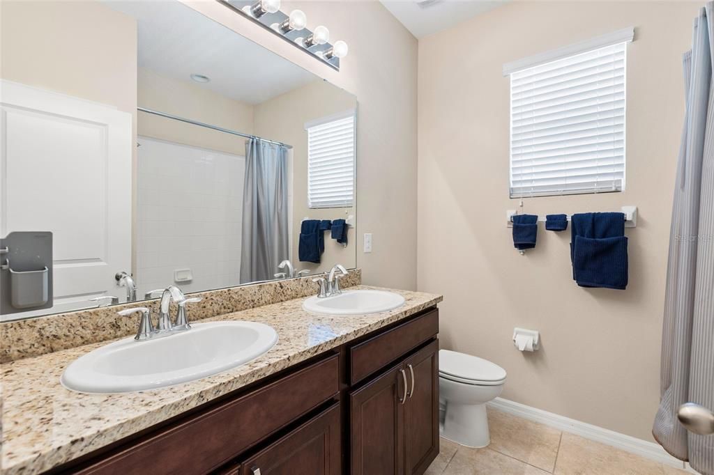 For Sale: $289,900 (3 beds, 2 baths, 1587 Square Feet)