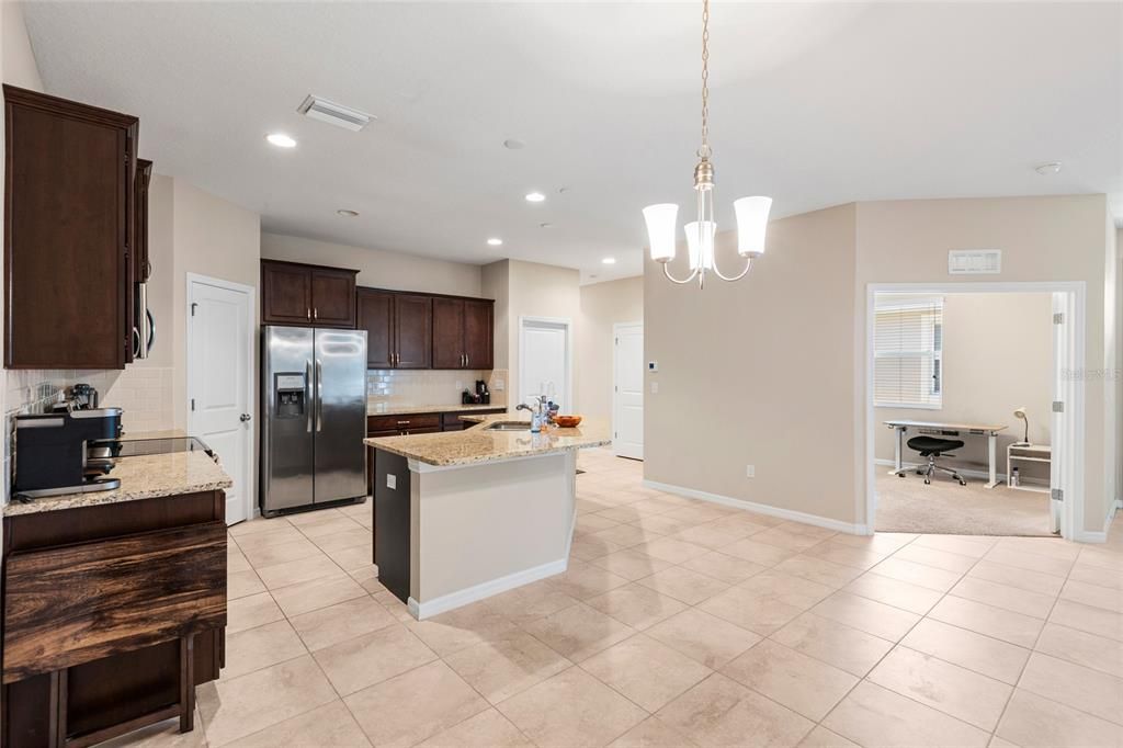 For Sale: $289,900 (3 beds, 2 baths, 1587 Square Feet)