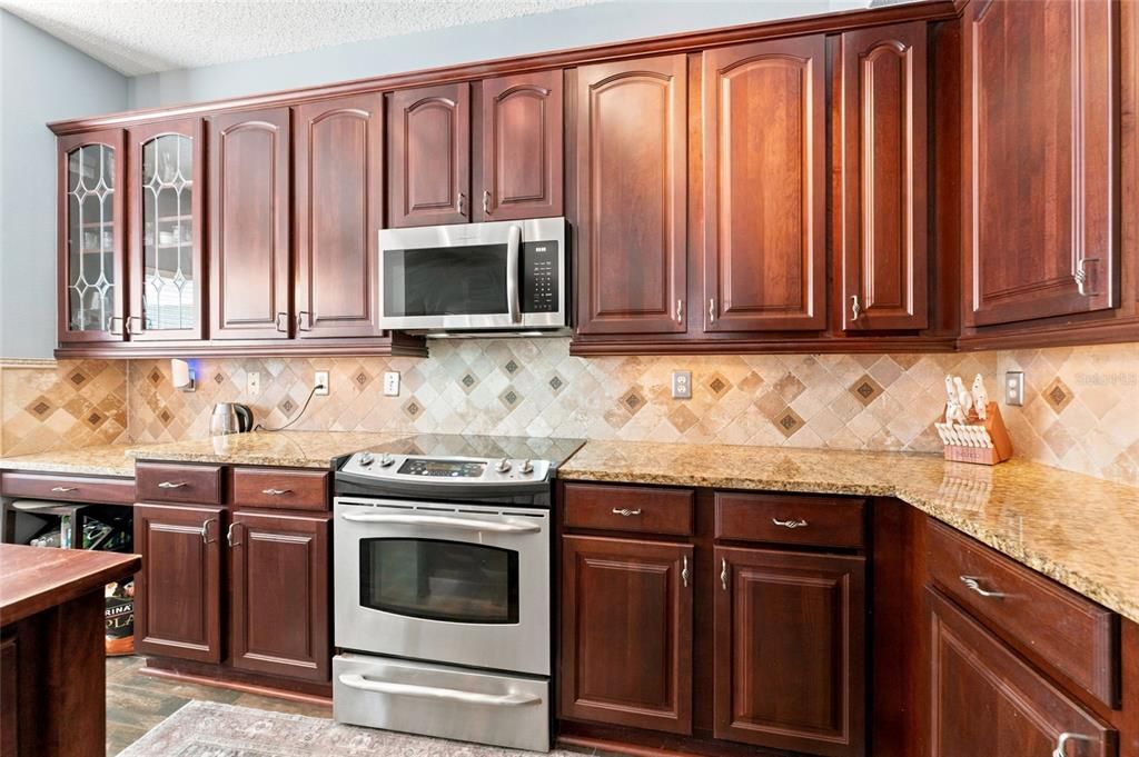 На продажу: $769,000 (6 спален, 3 ванн, 2884 Квадратных фут)