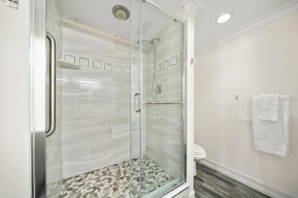 На продажу: $599,999 (2 спален, 2 ванн, 1403 Квадратных фут)