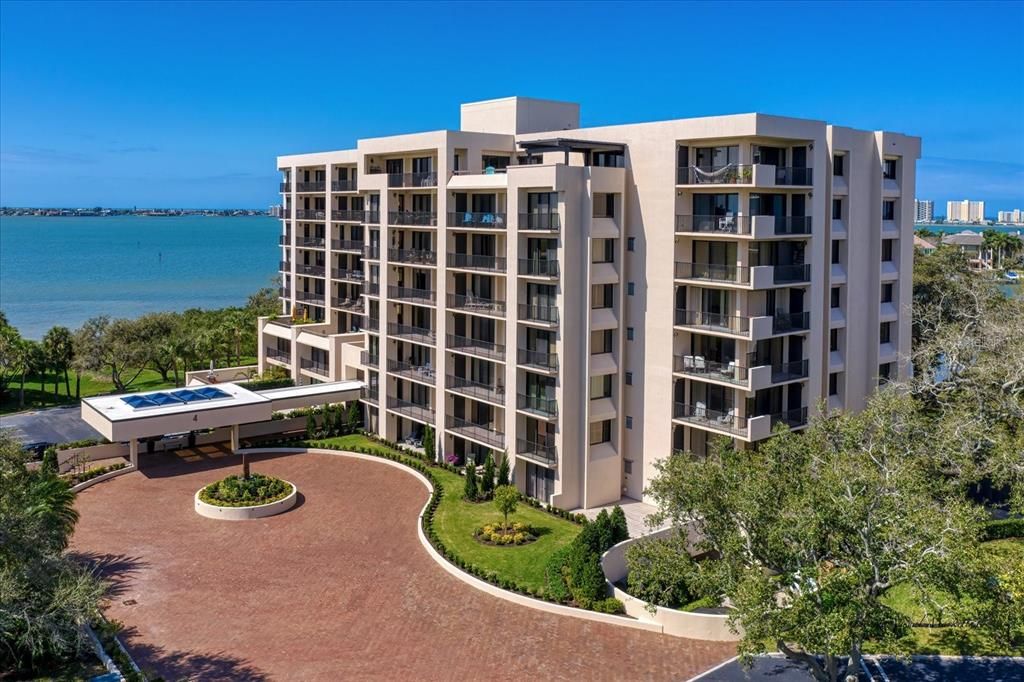 На продажу: $599,999 (2 спален, 2 ванн, 1403 Квадратных фут)