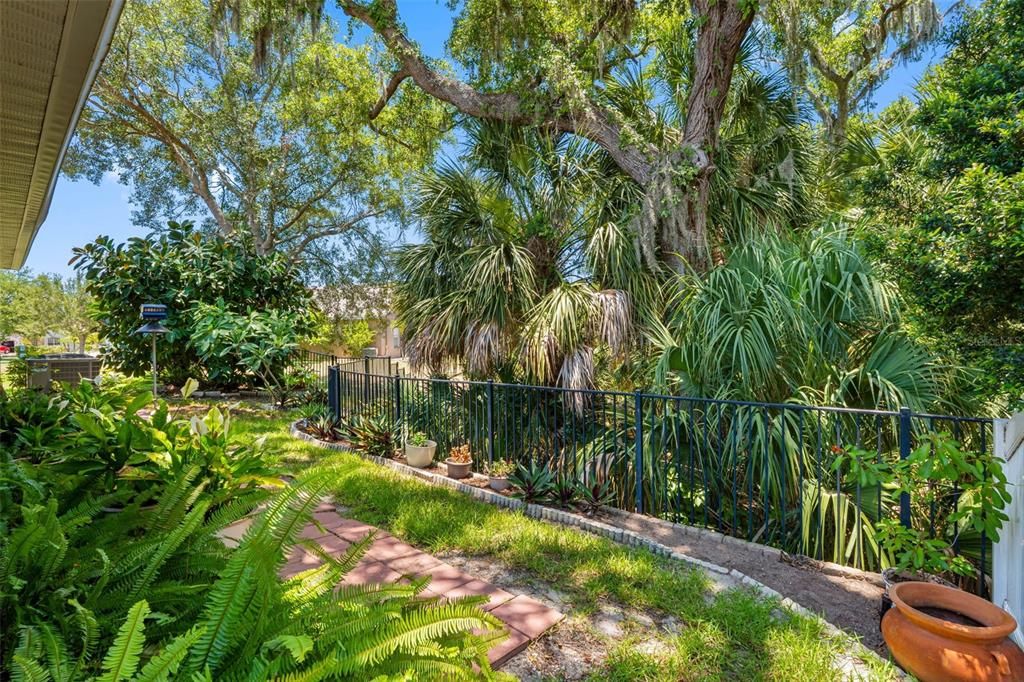 For Sale: $349,000 (3 beds, 2 baths, 2062 Square Feet)