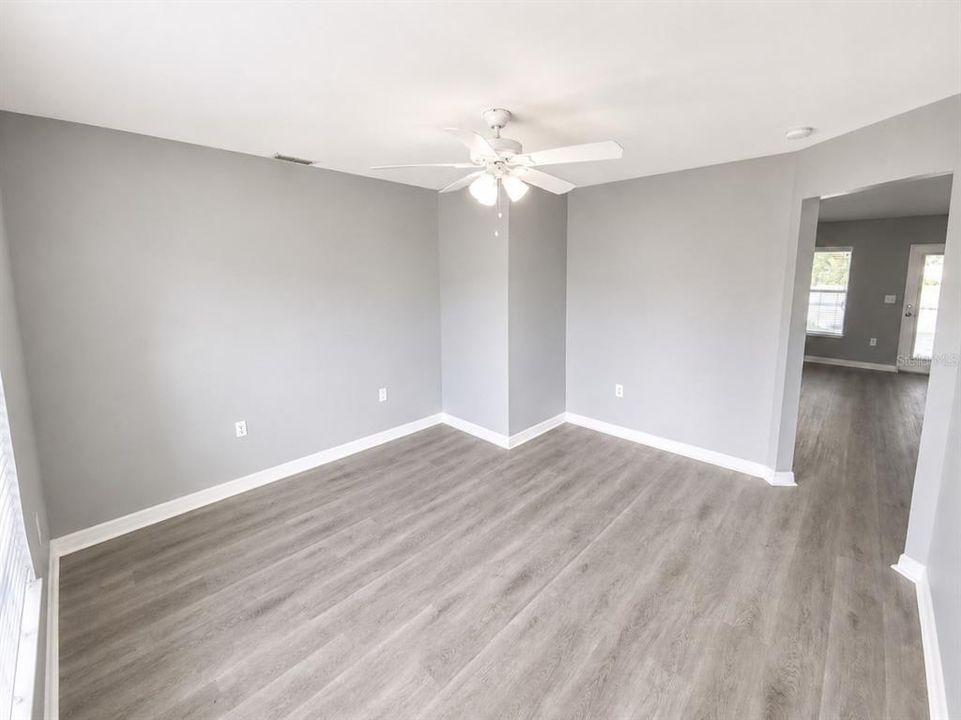 En Venta: $306,500 (3 camas, 2 baños, 1809 Pies cuadrados)