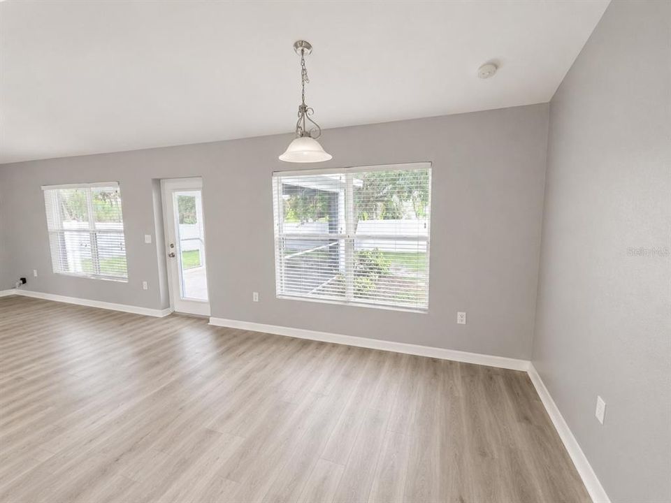 En Venta: $306,500 (3 camas, 2 baños, 1809 Pies cuadrados)