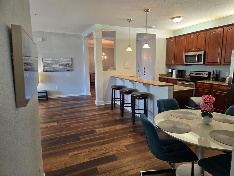 En Venta: $649,900 (3 camas, 2 baños, 2001 Pies cuadrados)