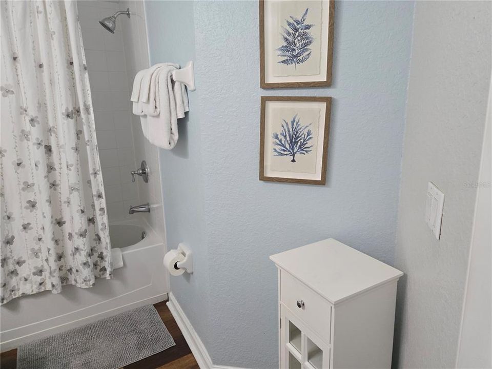 En Venta: $649,900 (3 camas, 2 baños, 2001 Pies cuadrados)