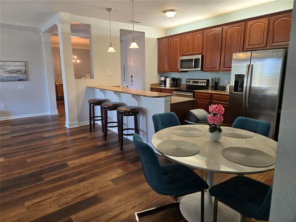 En Venta: $649,900 (3 camas, 2 baños, 2001 Pies cuadrados)