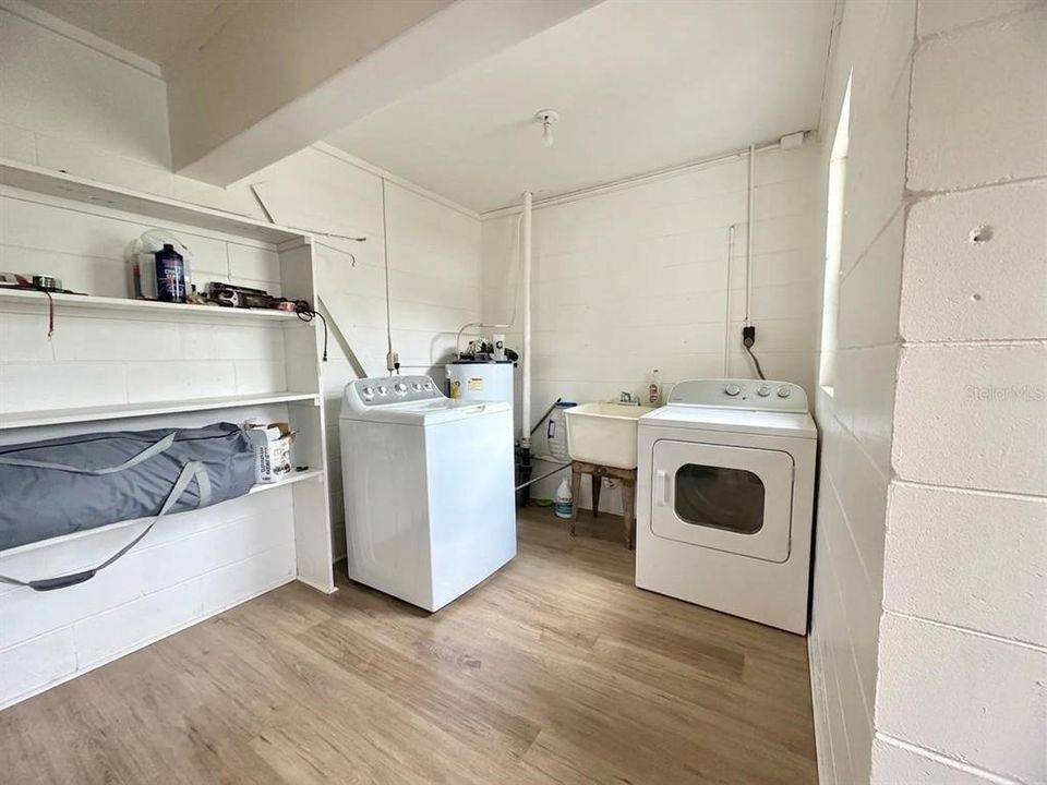 For Sale: $225,000 (3 beds, 2 baths, 1924 Square Feet)