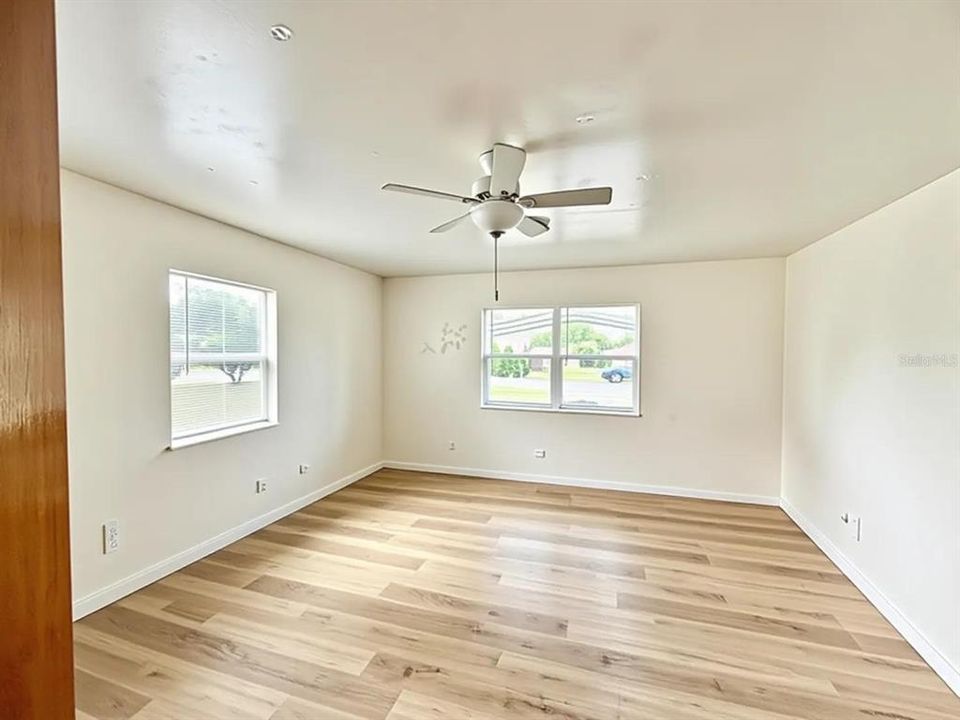 For Sale: $225,000 (3 beds, 2 baths, 1924 Square Feet)