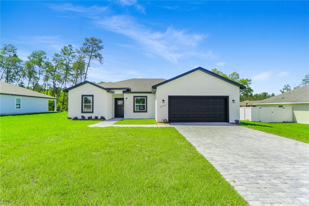 For Rent: $2,150 (4 beds, 3 baths, 1952 Square Feet)