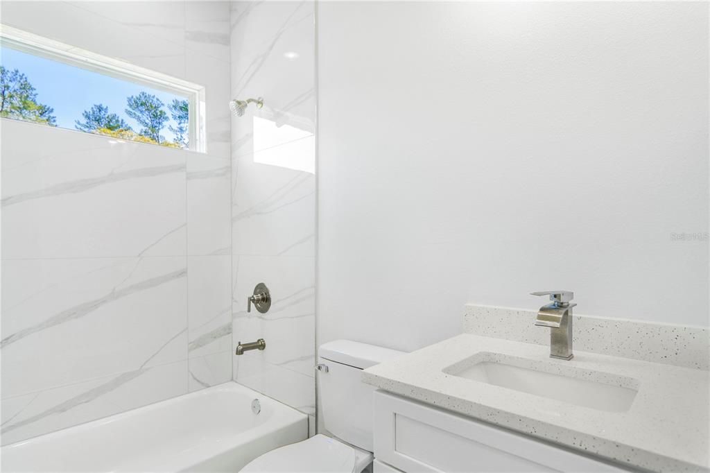For Rent: $2,150 (4 beds, 3 baths, 1952 Square Feet)