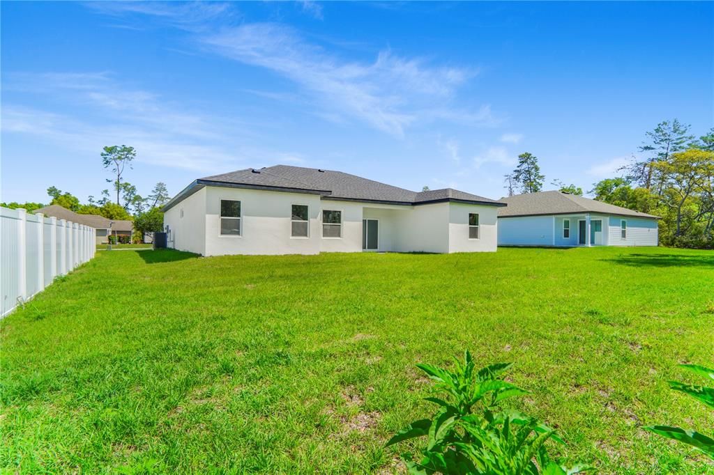 For Rent: $2,150 (4 beds, 3 baths, 1952 Square Feet)