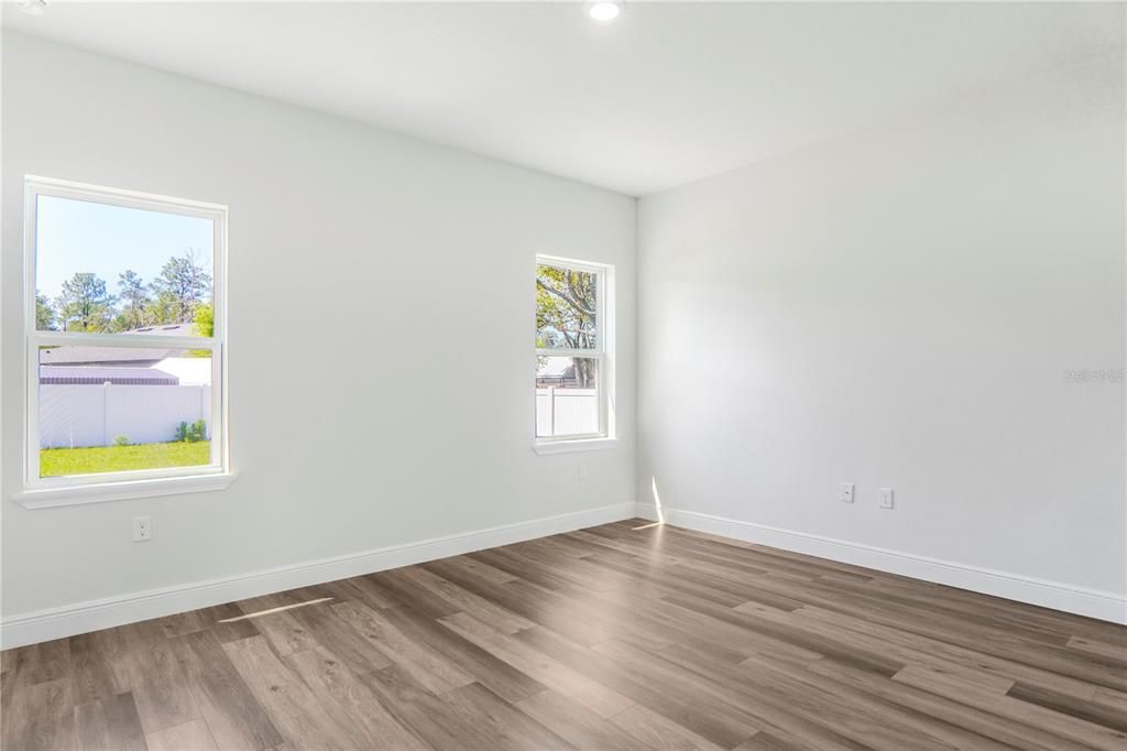 For Rent: $2,150 (4 beds, 3 baths, 1952 Square Feet)