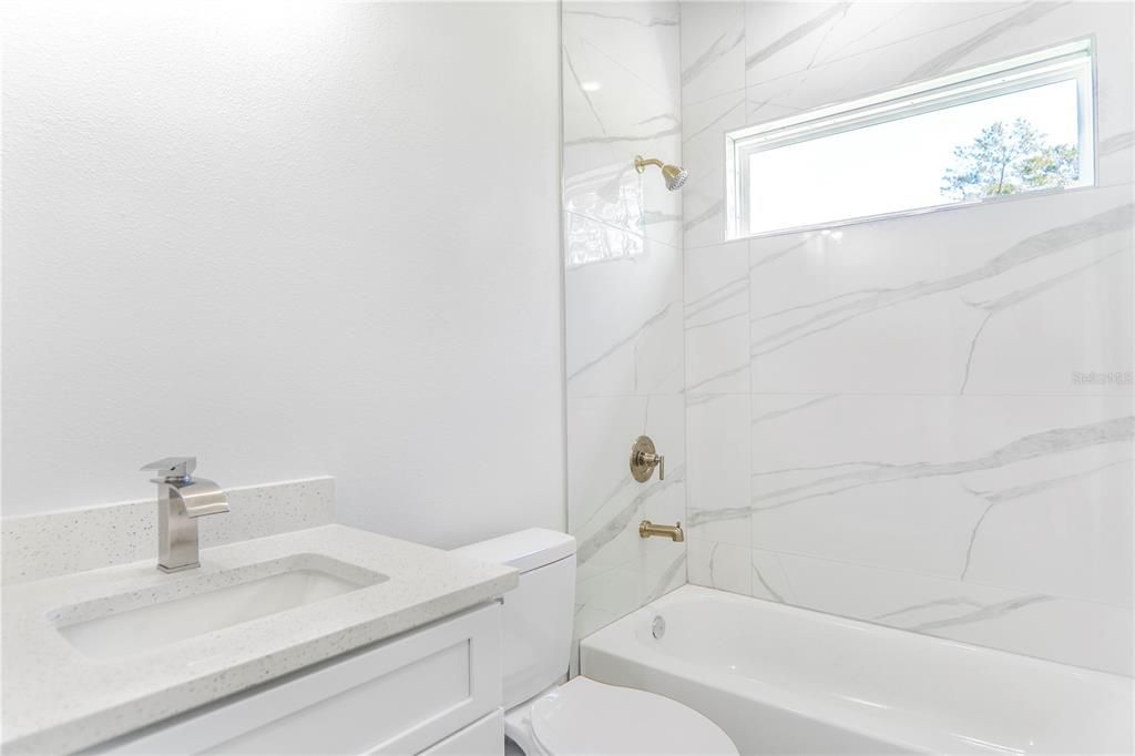 For Rent: $2,150 (4 beds, 3 baths, 1952 Square Feet)