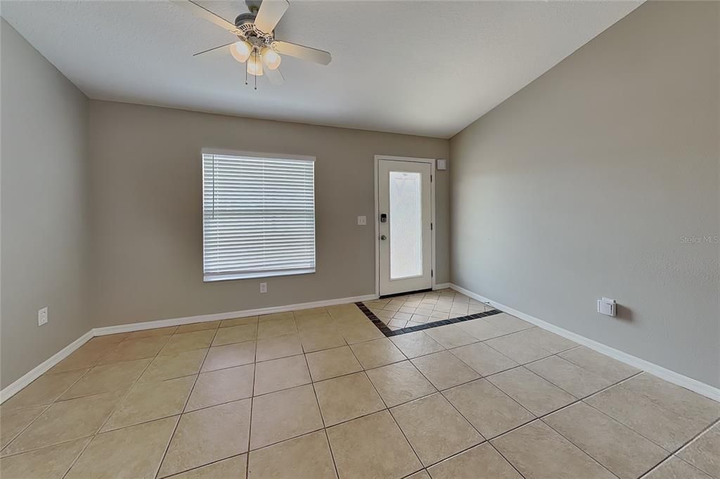 For Rent: $2,499 (4 beds, 2 baths, 1633 Square Feet)